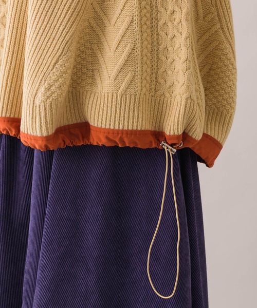 TRANOI(トラノイ)の「TRANOI ドロストケーブルニットクルー(ニット/セーター・レディース・ブラック/ベージュ/レッド・FREE)」の15枚目の写真