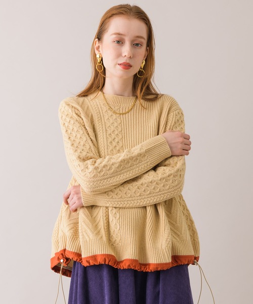 TRANOI(トラノイ)の「TRANOI ドロストケーブルニットクルー(ニット/セーター・レディース・ブラック/ベージュ/レッド・FREE)」の6枚目の写真