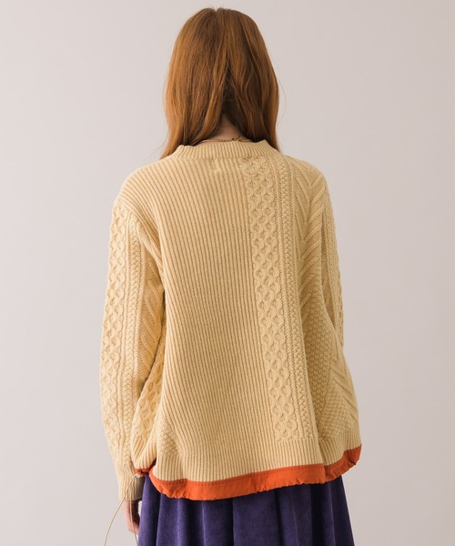 TRANOI(トラノイ)の「TRANOI ドロストケーブルニットクルー(ニット/セーター・レディース・ブラック/ベージュ/レッド・FREE)」の21枚目の写真