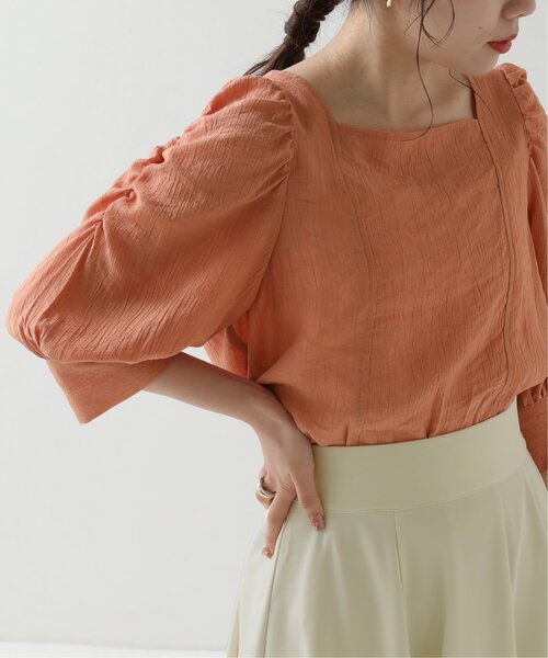 RAY CASSIN（レイカズン）の「スクエアネックパワショルブラウス（シャツ/ブラウス・レディース・ブラック/オフホワイト/オレンジ/ブルー/イエロー/ピンクベージュ/ライトカーキ・FREE）」の7枚目の写真