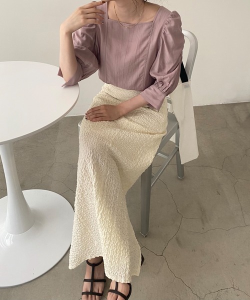 RAY CASSIN（レイカズン）の「スクエアネックパワショルブラウス（シャツ/ブラウス・レディース・ブラック/オフホワイト/オレンジ/ブルー/イエロー/ピンクベージュ/ライトカーキ・FREE）」の6枚目の写真