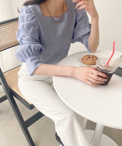 RAY CASSIN（レイカズン）の「スクエアネックパワショルブラウス（シャツ/ブラウス・レディース・ブラック/オフホワイト/オレンジ/ブルー/イエロー/ピンクベージュ/ライトカーキ・FREE）」の4枚目の写真