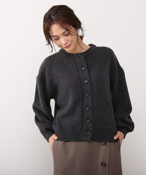 DRESKIP(ドレスキップ)の「◆前後2WAYショートニットカーディガン(カーディガン/ボレロ・レディース・グリーン/グレー系その他/ブラウン系その他/ナチュラル・02/03)」の2枚目の写真