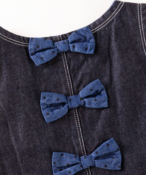 trois lapins kp（トロワラパンケーピー）の「デニムジャンパースカート(100-130cm)（ジャンパースカート・キッズ・ネイビー・100cm/110cm/120cm/130cm）」の5枚目の写真