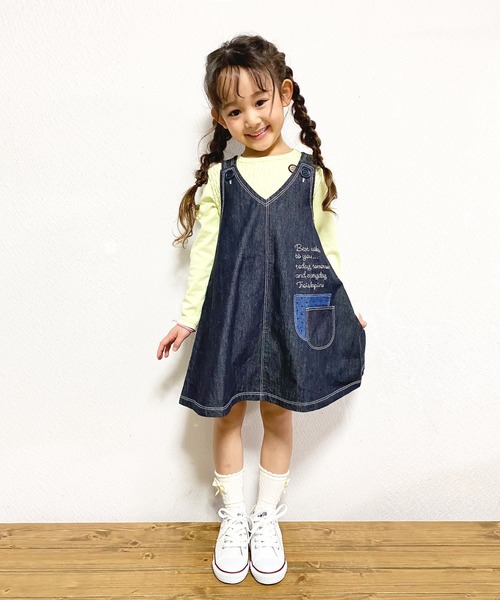trois lapins kp（トロワラパンケーピー）の「デニムジャンパースカート(100-130cm)（ジャンパースカート・キッズ・ネイビー・100cm/110cm/120cm/130cm）」の3枚目の写真