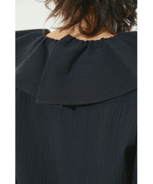 【新品、タグ付き】BLACK BY MOUSSY Vネックボリュームフリルシャツ BLACK BY MOUSSY（ブラックバイマウジー）の「vneck volume