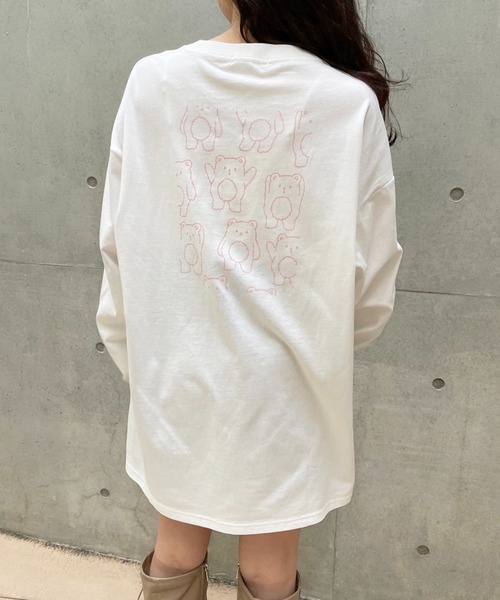 one after another NICE CLAUP(ワンアフターアナザーナイスクラップ)の「ロゴBIGロンT(Tシャツ/カットソー・レディース・ホワイト/ホワイト系その他/オフホワイト・FREE)」の2枚目の写真