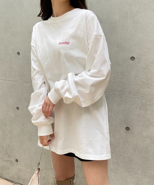 one after another NICE CLAUP(ワンアフターアナザーナイスクラップ)の「ロゴBIGロンT(Tシャツ/カットソー・レディース・ホワイト/ホワイト系その他/オフホワイト・FREE)」の13枚目の写真