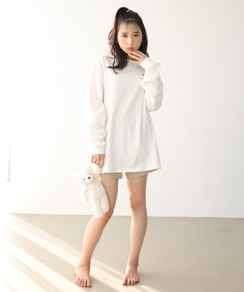 one after another NICE CLAUP(ワンアフターアナザーナイスクラップ)の「ロゴBIGロンT(Tシャツ/カットソー・レディース・ホワイト/ホワイト系その他/オフホワイト・FREE)」の9枚目の写真