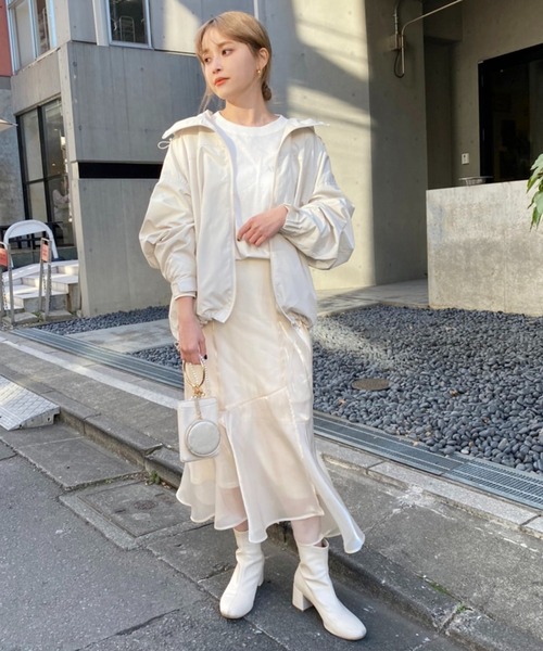 one after another NICE CLAUP(ワンアフターアナザーナイスクラップ)の「ロゴBIGロンT(Tシャツ/カットソー・レディース・ホワイト/ホワイト系その他/オフホワイト・FREE)」の21枚目の写真