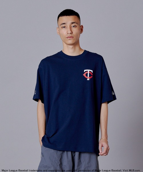 penguin BY MUNSINGWEAR（ペンギン バイ マンシングウェア）の「ペンギン バイ マンシングウェア MLB T－SHIRT メンズ レディース ユニセックス ウェア Tシャツ スポーツウェア MLBコラボ ゴルフ（Tシャツ/カットソー・メンズ・ネイビー/グレー/ホワイト・S/M/XL/L）」の4枚目の写真