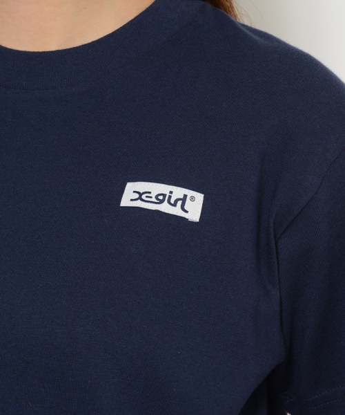 X-girl（エックスガール）の「【HIP掲載】BACK LOGO S/S TEE（Tシャツ/カットソー・レディース・ホワイト/ブラック/ネイビー・1/2）」の9枚目の写真
