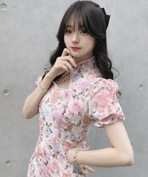 titty＆Co. PETIT by poyo（ティティーアンドコープティバイポヨ）の「【titty&Co.PETIT Produced by POYO】デコルテパールフラワーワンピース（ワンピース・レディース・マルチ・FREE）」の2枚目の写真