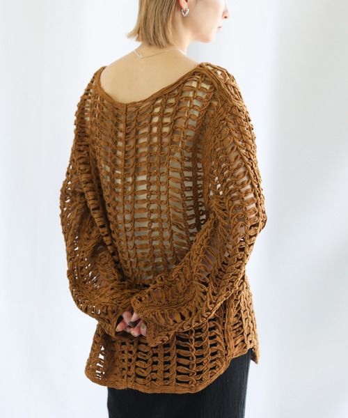 select MOCA（セレクトモカ）の「2022 SS Vネック透かし編みトップス（ニット/セーター・レディース・ブラック/ブラウン/アイボリー・FREE）」の3枚目の写真