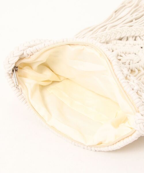 Kahiko(カヒコ)の「【Kahiko】マクラメ編みフリンジショルダーバッグ(ショルダーバッグ・レディース・キャメル/ホワイト・FREE)」の6枚目の写真