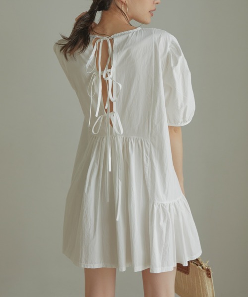 ACYM（アシーム）の「Back tie mini ワンピース【ZOZO限定カラー：ホワイト】（ワンピース・レディース・ホワイト/ブラック/ベージュ・FREE）」の2枚目の写真