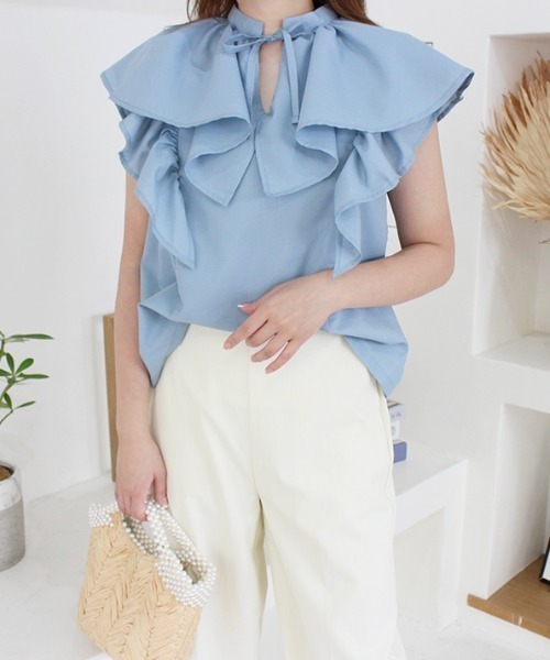 MODE ROBE（モードローブ）の「ダブルフリルノースリーブブラウス（シャツ/ブラウス・レディース・ブラック/ホワイト/ブルー・FREE）」の3枚目の写真