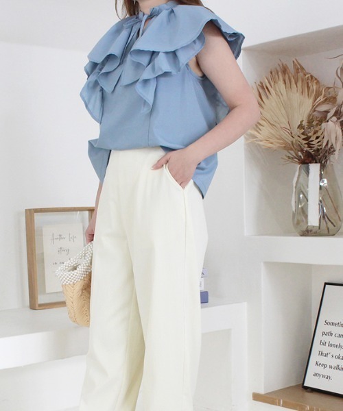 MODE ROBE（モードローブ）の「ダブルフリルノースリーブブラウス（シャツ/ブラウス・レディース・ブラック/ホワイト/ブルー・FREE）」の17枚目の写真