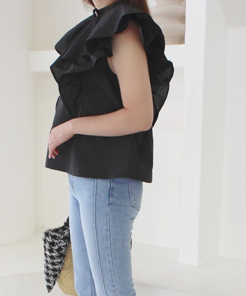 MODE ROBE（モードローブ）の「ダブルフリルノースリーブブラウス（シャツ/ブラウス・レディース・ブラック/ホワイト/ブルー・FREE）」の10枚目の写真