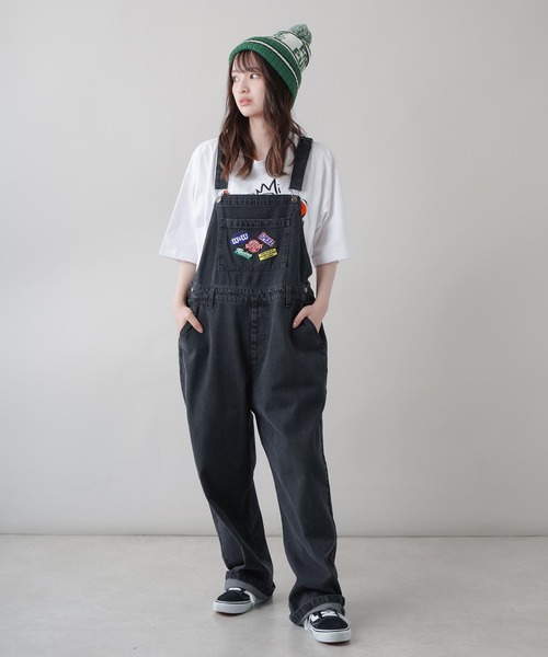 SPINNS（スピンズ）の「【ゆるシルエット】ワッペン デニムオーバーオール（サロペット/オーバーオール・レディース・ブラック/サックスブルー・ONESIZE）」の18枚目の写真