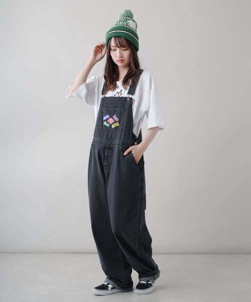 SPINNS（スピンズ）の「【ゆるシルエット】ワッペン デニムオーバーオール（サロペット/オーバーオール・レディース・ブラック/サックスブルー・ONESIZE）」の14枚目の写真