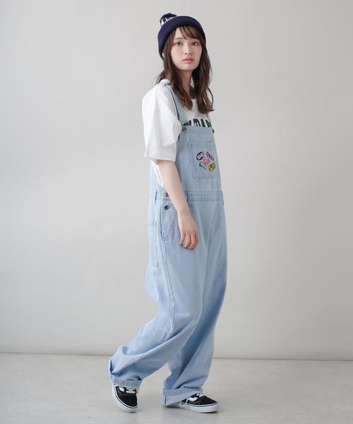 SPINNS（スピンズ）の「【ゆるシルエット】ワッペン デニムオーバーオール（サロペット/オーバーオール・レディース・ブラック/サックスブルー・ONESIZE）」の13枚目の写真