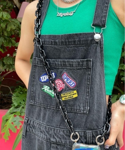 SPINNS（スピンズ）の「【ゆるシルエット】ワッペン デニムオーバーオール（サロペット/オーバーオール・レディース・ブラック/サックスブルー・ONESIZE）」の9枚目の写真