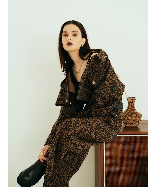 ENVYM（アンビー）の「ルーズデニムＰＴ（デニムパンツ・レディース・ブラック/レオパード/ブルー・S/M）」の4枚目の写真