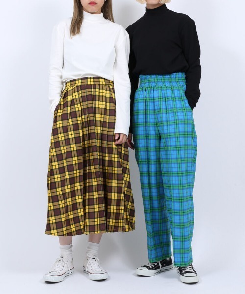 PUNYUS(プニュズ)の「ハイネックロンT(Tシャツ/カットソー・レディース・ブラック/ホワイト・2/4/3/1)」の17枚目の写真