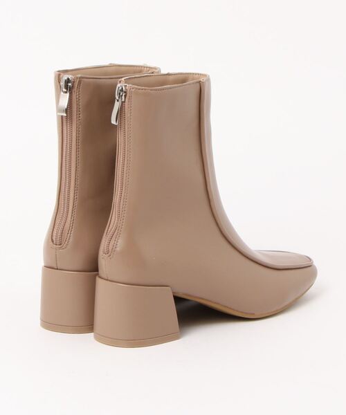 natural couture(ナチュラルクチュール)の「バックファスナーショートブーツ(ブーツ・レディース・ブラック/ベージュ/ブラウン・MEDIUM/LARGE)」の5枚目の写真