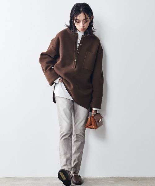 CHIC STYLE(シックスタイル)の「<大きいサイズ>綿100%ロゴプリントロングスリーブTシャツ シックスタイル(Tシャツ/カットソー・レディース・ブラック/オフホワイト・4L/6L/L/5L/3L/LL/8L)」の21枚目の写真