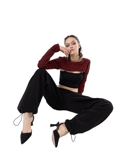 runningHIGH（ランニングハイ）の「【RUNNING HIGH 】ストライプスリムボレロトップ / STRIPE SLIM BOLERO TOP（Tシャツ/カットソー・レディース・ブラック×レッド・FREE）」の3枚目の写真