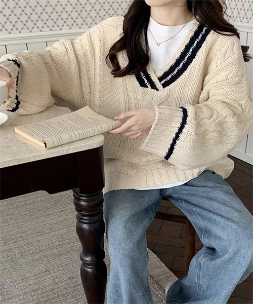 Dream garden（ドリームガーデン）の「配色ラインVネックオーバーサイズニットプルオーバー（ニット/セーター・レディース・ネイビー/アイボリー/レッド・FREE）」の15枚目の写真