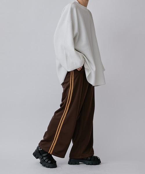 Lui's(ルイス)の「側章ジャージワイドパンツ(その他パンツ・メンズ・ブラック/ブラウン・S/M)」の14枚目の写真