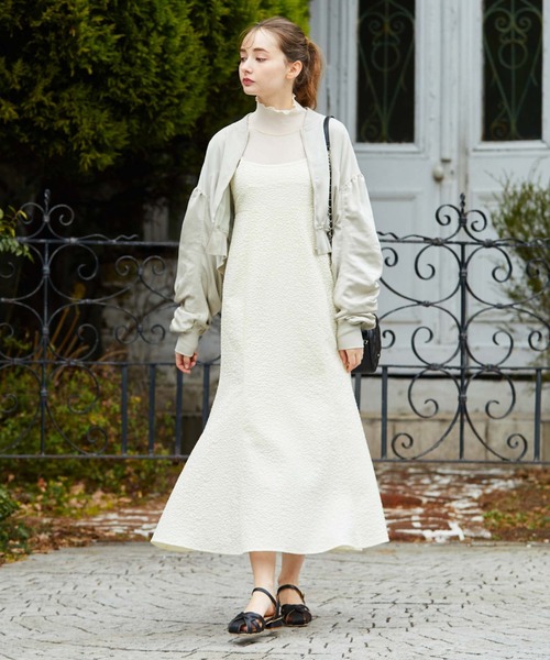 archives(アルシーヴ)の「エンボスビスチェキャミワンピース(ワンピース・レディース・ミント/アイボリー/ブラック・MEDIUM)」の4枚目の写真