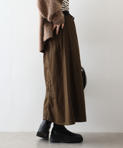 atONE(アットワン)の「atONE ウエストリブツイルマキシスカート(スカート・レディース・ベージュ/ブラック/カーキ・M/4L/L/3L/LL)」の18枚目の写真