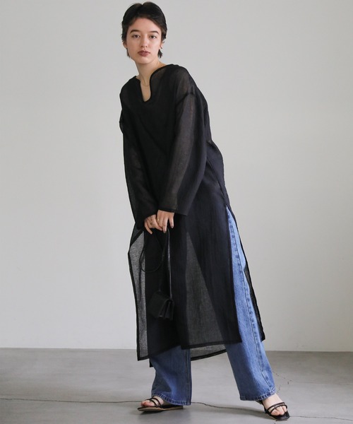 select MOCA（セレクトモカ）の「シアーリネンライクスリットキーネックワンピース（ワンピース・レディース・オフホワイト/ブラック/ベージュ・FREE）」の3枚目の写真