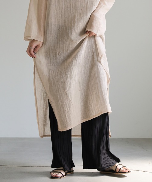 select MOCA（セレクトモカ）の「シアーリネンライクスリットキーネックワンピース（ワンピース・レディース・オフホワイト/ブラック/ベージュ・FREE）」の20枚目の写真