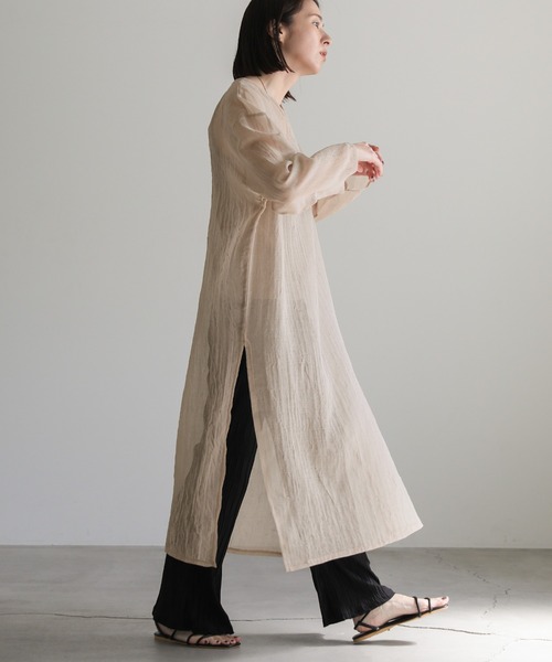 select MOCA（セレクトモカ）の「シアーリネンライクスリットキーネックワンピース（ワンピース・レディース・オフホワイト/ブラック/ベージュ・FREE）」の18枚目の写真