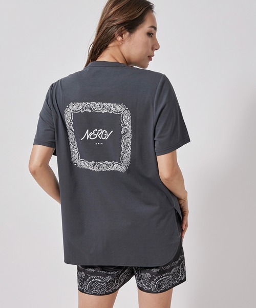 NERGY（ナージー）の「【UV】バンダナプリントTシャツ（Tシャツ/カットソー・レディース・スミクロ/ホワイト/ブルー/ブラック/ホワイト系その他・FREE）」の5枚目の写真