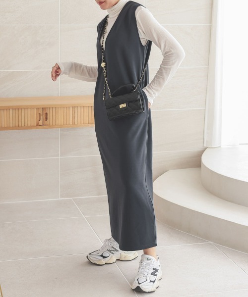 DONOBAN（ドノバン）の「【pufe】Vネック ワンピース（ワンピース・レディース・ブラック/アイボリー/グレイッシュベージュ/チャコール・F）」の3枚目の写真