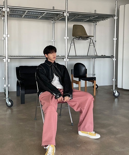 ASCLO(エジュクロ)の「【THE KLOBAL STAGE 韓国アイドル着用】ASCLO Bernie Stitch Denim Jacket(デニムジャケット・メンズ・ブラック・FREE)」の6枚目の写真
