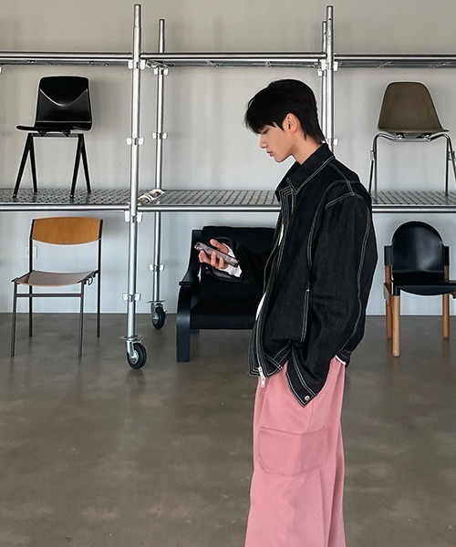 ASCLO(エジュクロ)の「【THE KLOBAL STAGE 韓国アイドル着用】ASCLO Bernie Stitch Denim Jacket(デニムジャケット・メンズ・ブラック・FREE)」の5枚目の写真