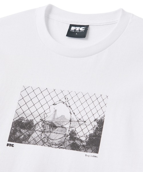 FTC（エフティーシー）の「BRIDGES TEE（Tシャツ/カットソー・メンズ・ブラック/グリーン系その他/ホワイト・LARGE/X-LARGE/MEDIUM）」の4枚目の写真