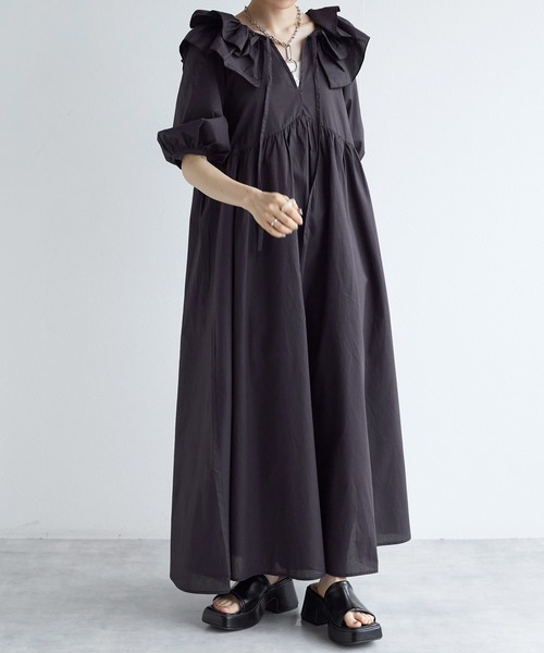 w closet（ダブルクローゼット）の「フリルカラーワンピース