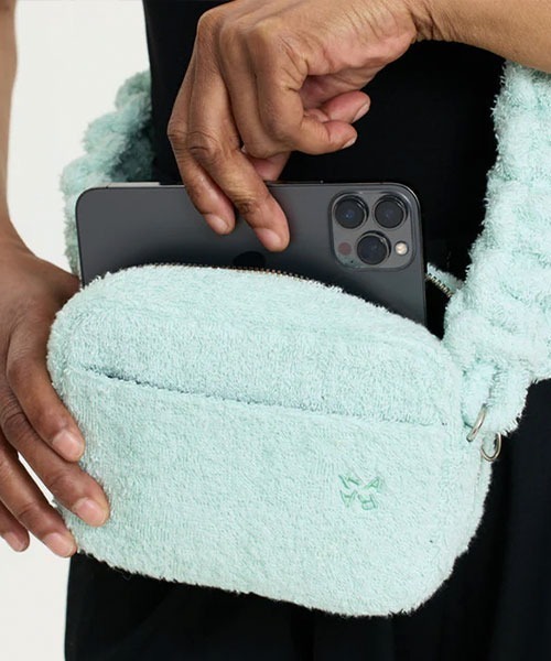 KARA（カラ）の「COBRA CAMERA BAG（ショルダーバッグ・レディース・ミント・ONE SIZE）」の4枚目の写真