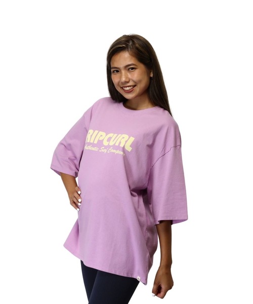 rip curl（リップカール）の「【RIPCURL（リップカール）】レディースロゴ半袖Tシャツ　ビッグシルエット　SURF SPRAY HERITAGE TEE（Tシャツ/カットソー・レディース・ブラック系その他/バイオレット・SMALL/MEDIUM/X-SMALL）」の4枚目の写真