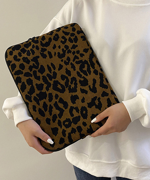 c.u.l（シーユーエル）の「大きいサイズにも対応 アニマル柄タブレットケース iPadケース PCケース ipd6（PC・タブレットケース・レディース・ホワイト/ブラック/ブラウン・FREE）」の6枚目の写真