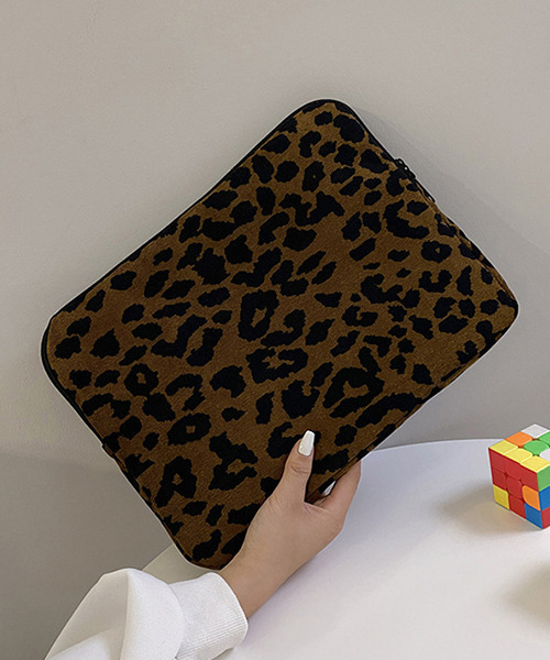 c.u.l（シーユーエル）の「大きいサイズにも対応 アニマル柄タブレットケース iPadケース PCケース ipd6（PC・タブレットケース・レディース・ホワイト/ブラック/ブラウン・FREE）」の7枚目の写真