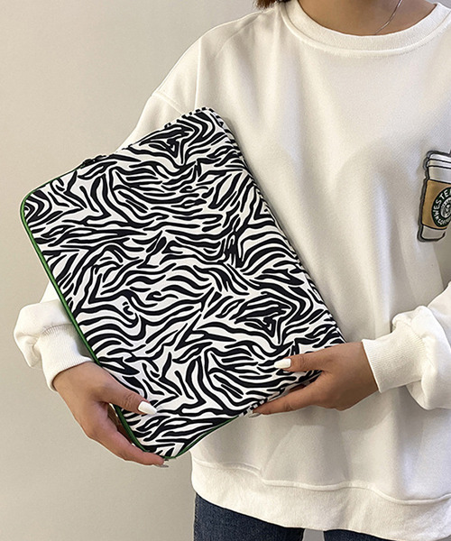 c.u.l（シーユーエル）の「大きいサイズにも対応 アニマル柄タブレットケース iPadケース PCケース ipd6（PC・タブレットケース・レディース・ホワイト/ブラック/ブラウン・FREE）」の8枚目の写真